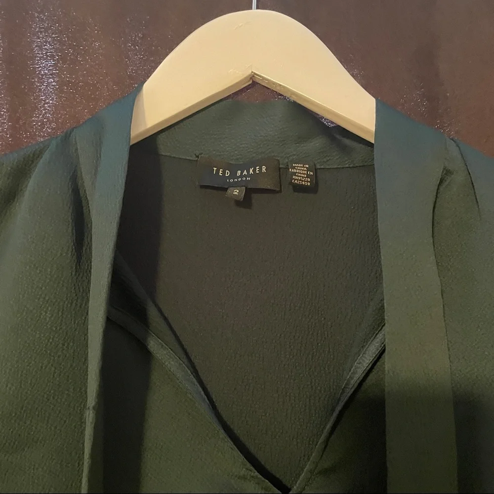 Ted Baker Stylish Short Sleeve Shirt in Green, Size 2 - Picture 4 of 4